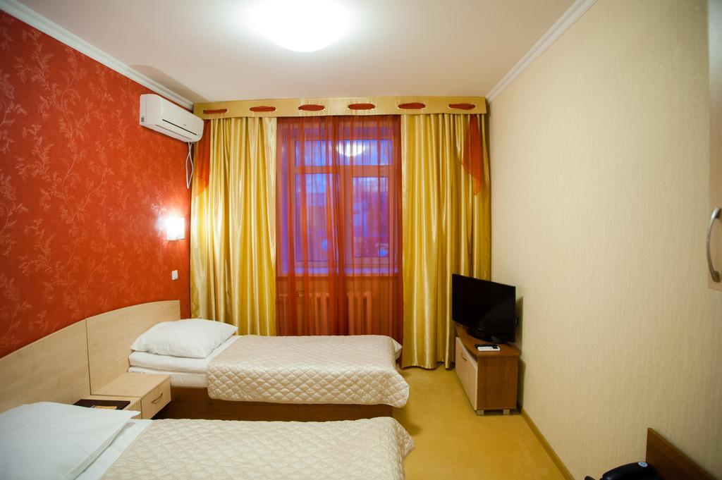 Mereke Hotel Ustʼ-Kamenogorsk エクステリア 写真