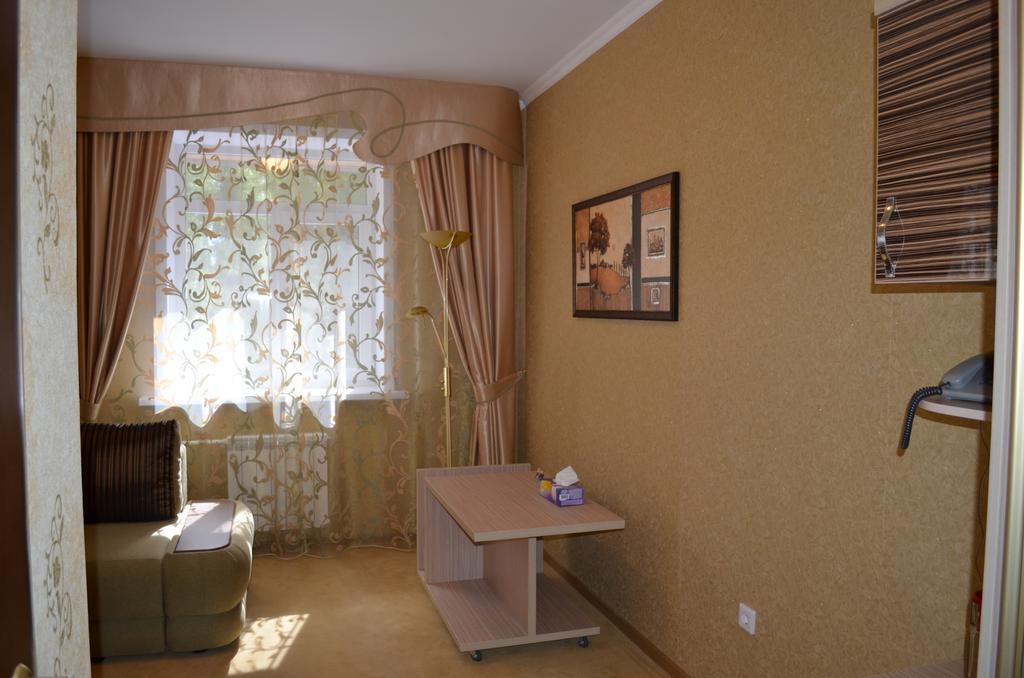 Mereke Hotel Ustʼ-Kamenogorsk 部屋 写真