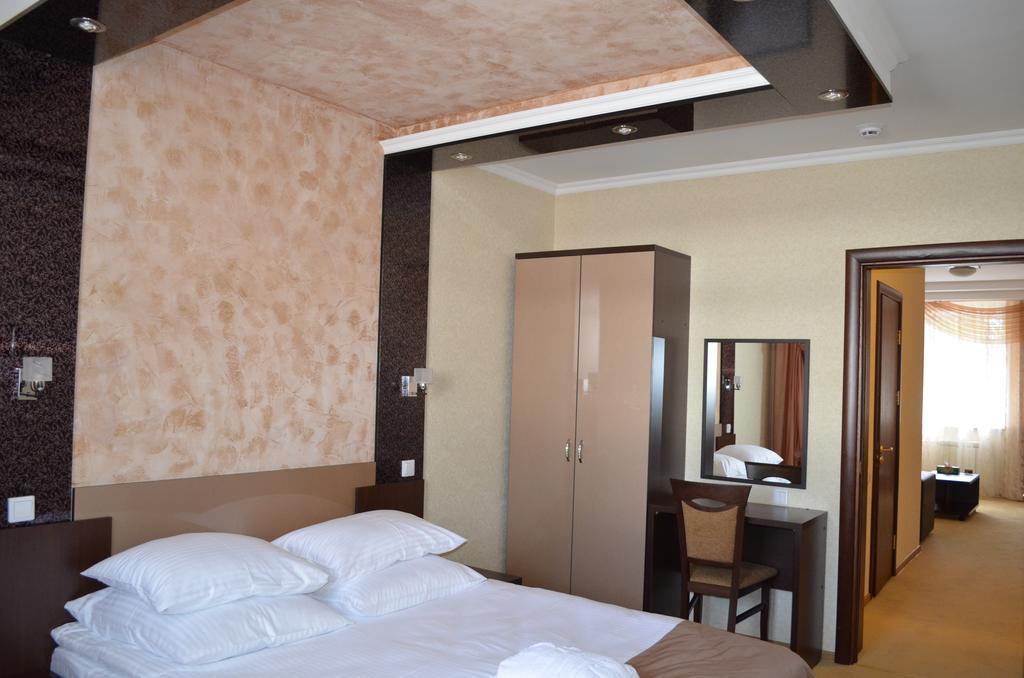 Mereke Hotel Ustʼ-Kamenogorsk 部屋 写真