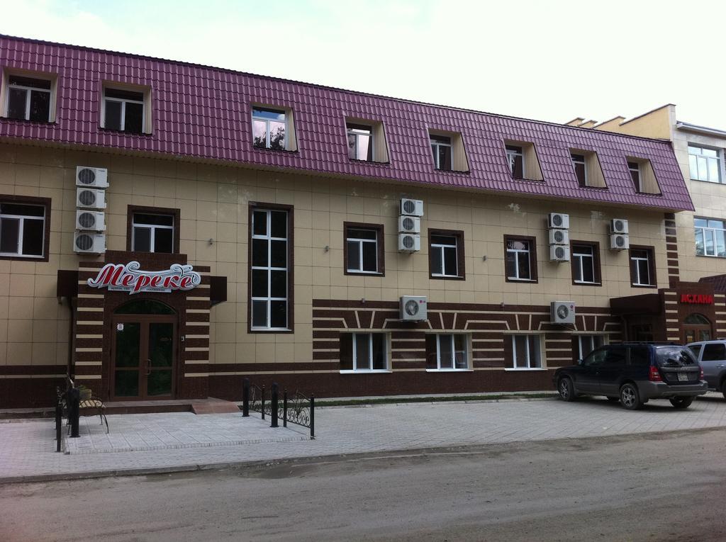 Mereke Hotel Ustʼ-Kamenogorsk エクステリア 写真