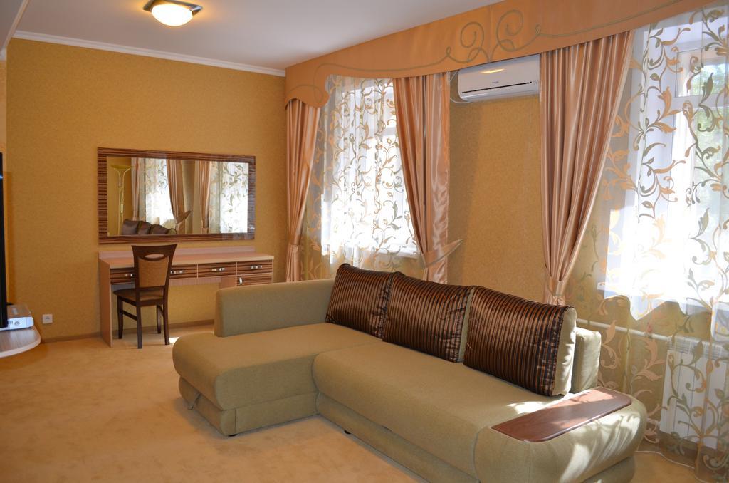 Mereke Hotel Ustʼ-Kamenogorsk 部屋 写真