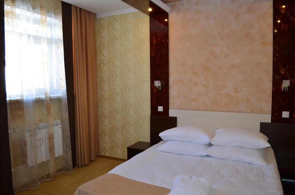 Mereke Hotel Ustʼ-Kamenogorsk 部屋 写真