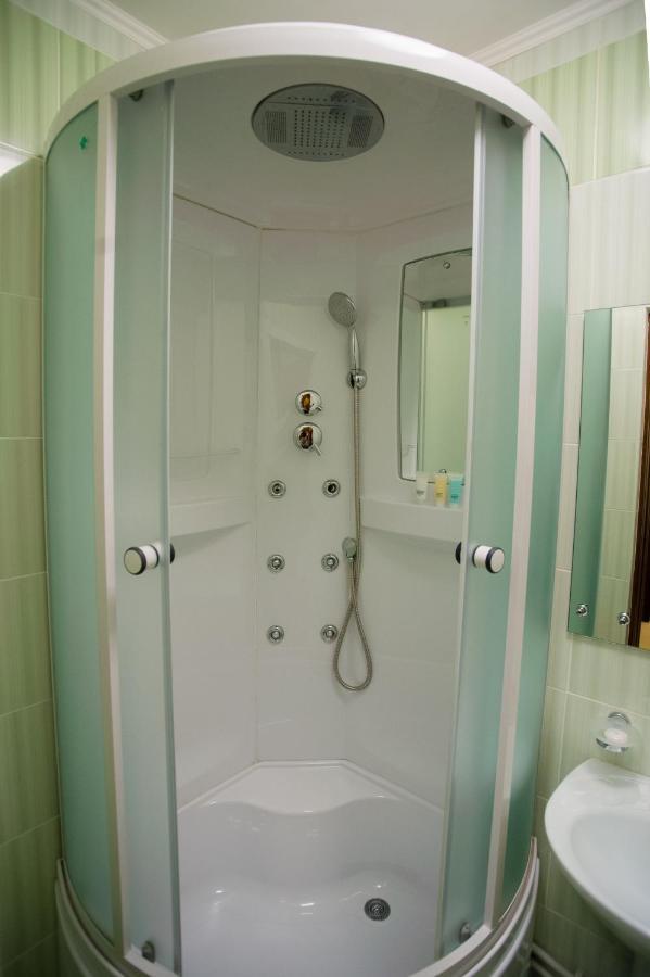 Mereke Hotel Ustʼ-Kamenogorsk エクステリア 写真
