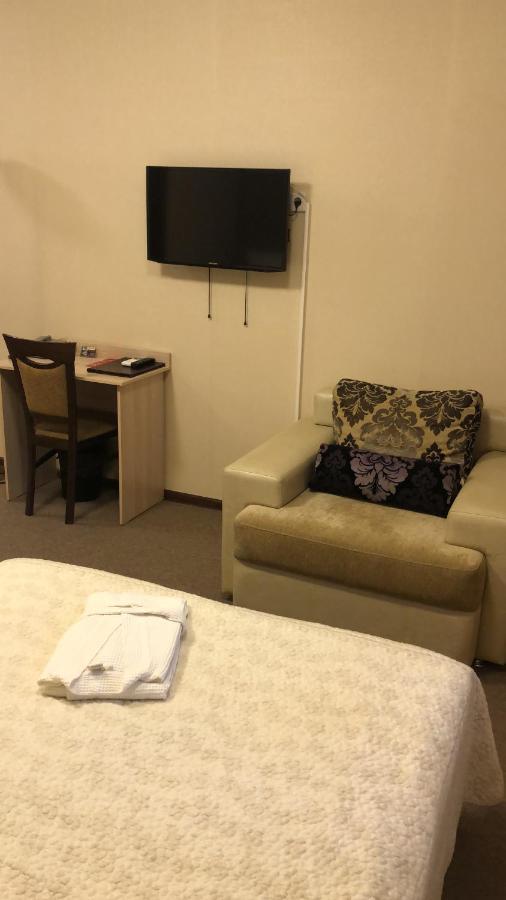 Mereke Hotel Ustʼ-Kamenogorsk エクステリア 写真