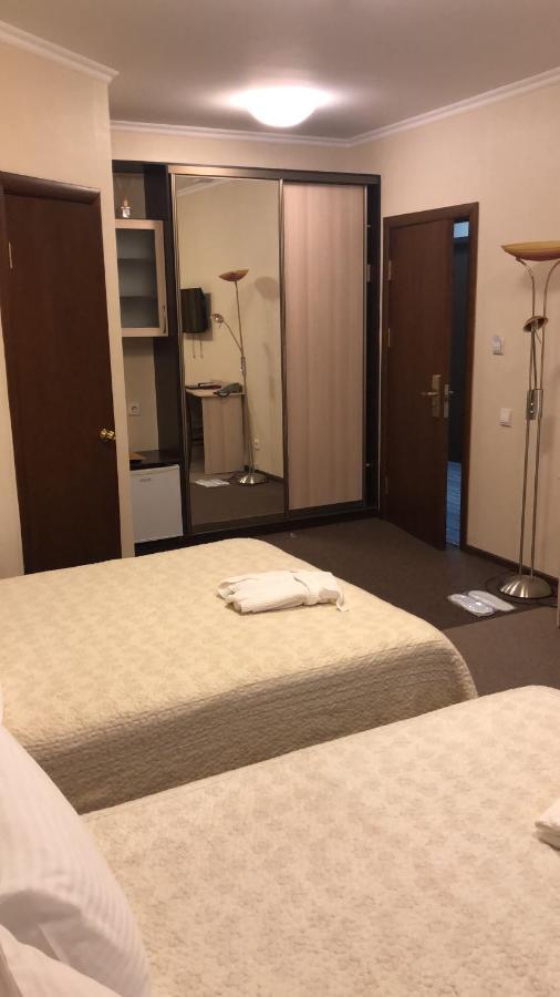 Mereke Hotel Ustʼ-Kamenogorsk エクステリア 写真